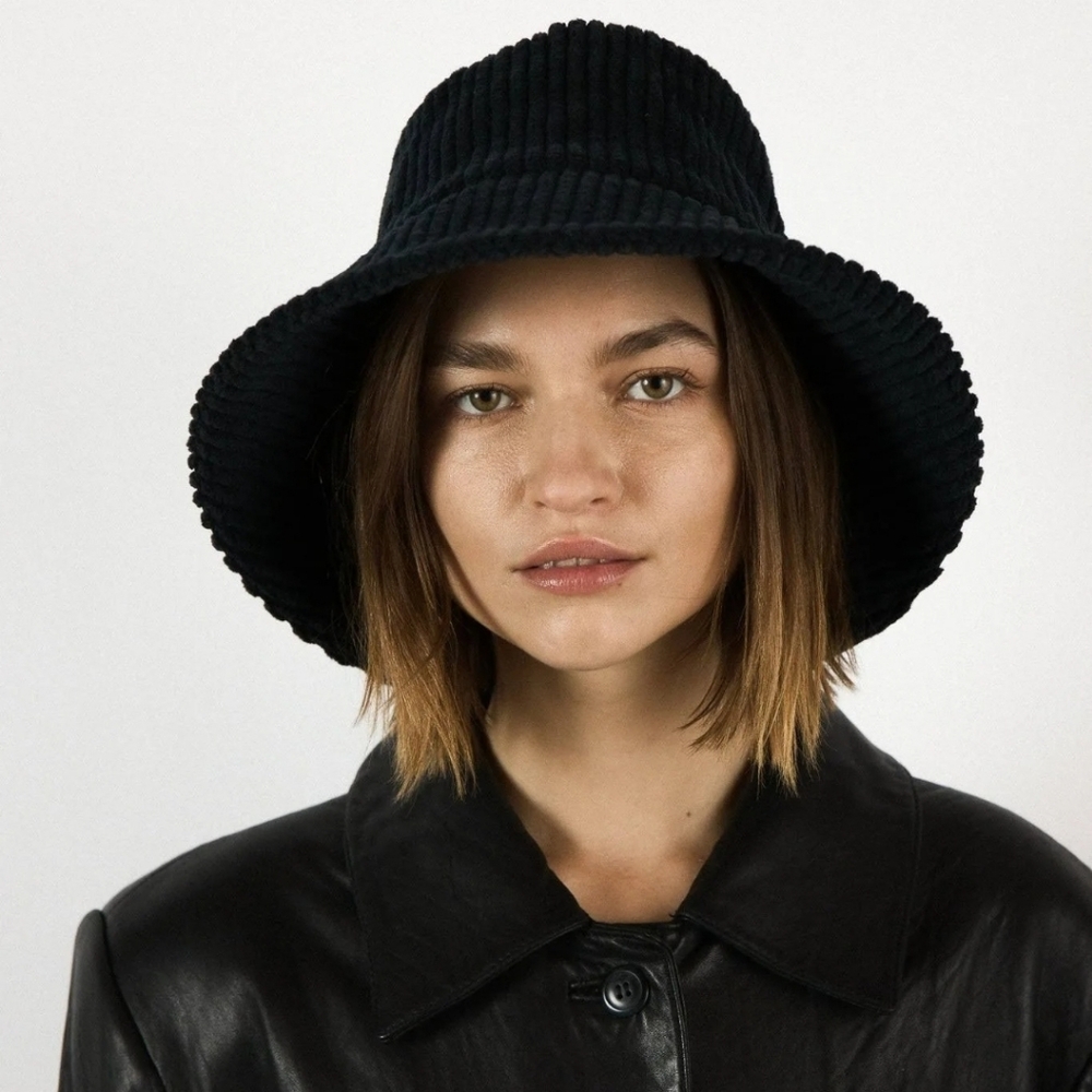 Janessa Leone Tatum Bucket Hat Size Small